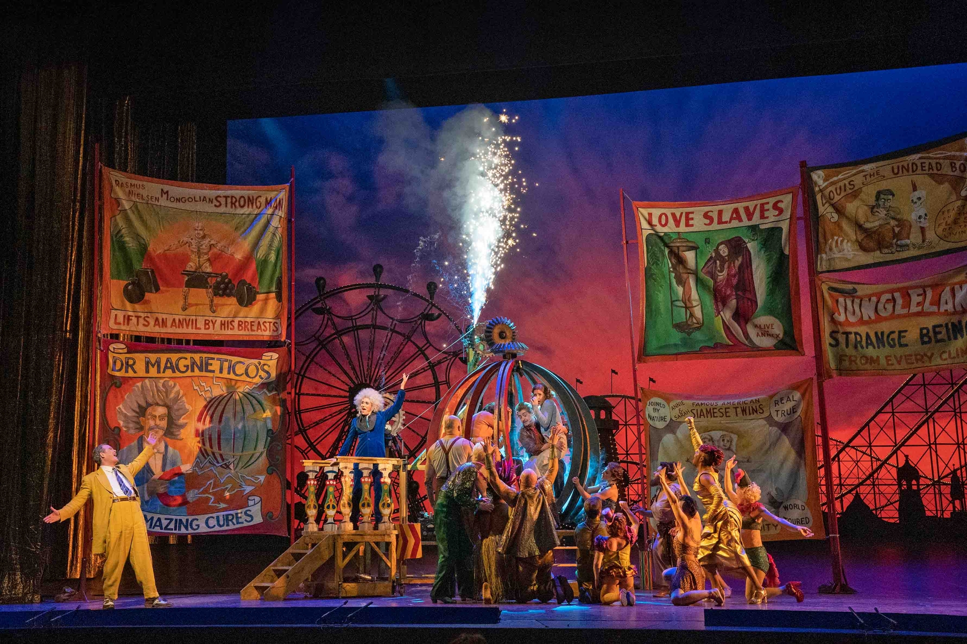 Film backdrop for Opera 2026: Cosi Fan Tutte