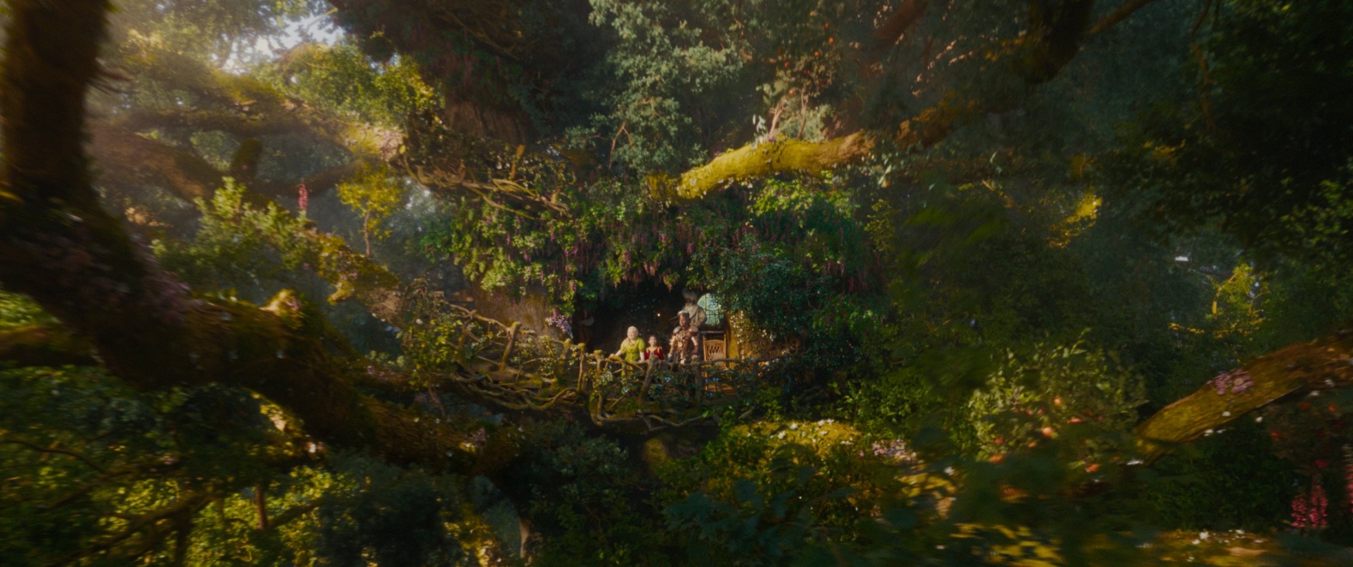 Film backdrop for Der Wunderweltenbaum
